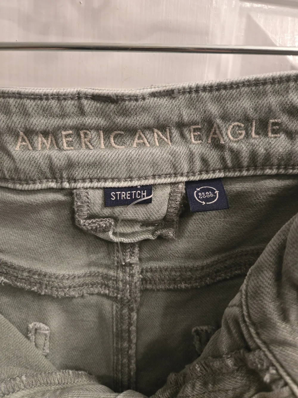 American Eagle Sage Green Utility Cargo Shorts Bermuda Stretch Women's Size 00